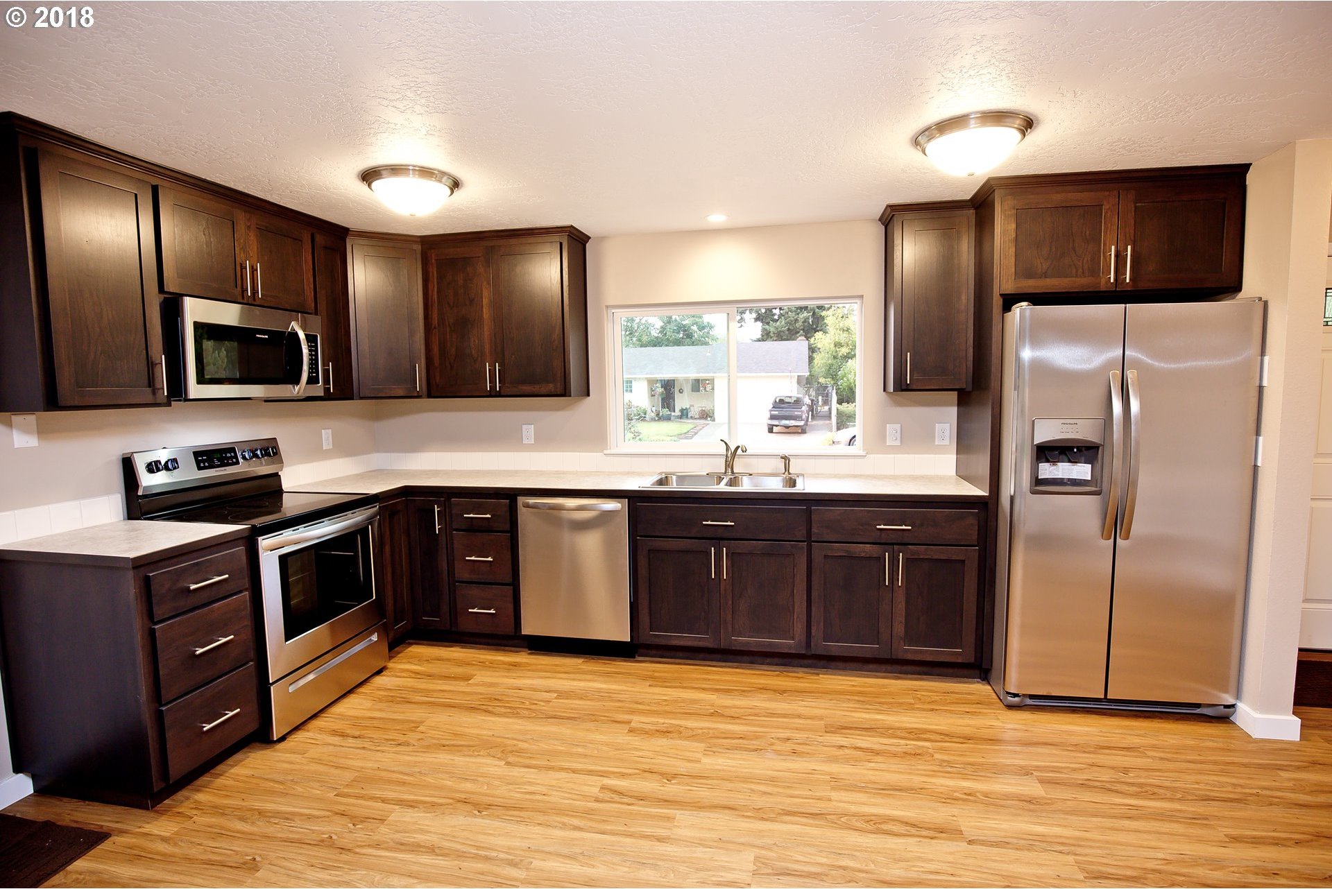 1102 57th Street Springfield, OR 97478 - Photo 11 of 26
