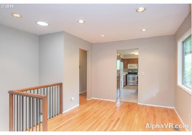 3124 Southwest Mitchell Court Portland, OR 97239 - Photo 7 of 16 Gallery Image 7