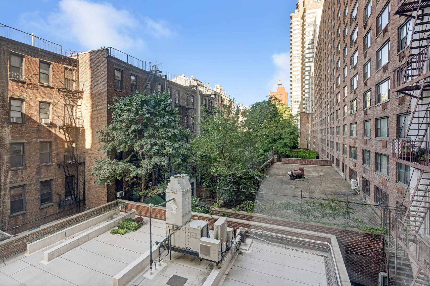 460 East 79th Street, Unit 4D Manhattan, NY 10075 - Photo 9 of 11