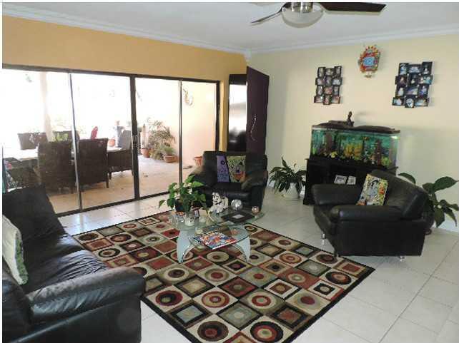 3541 North Park Road Hollywood, FL 33021 - Photo 8 of 20 Gallery Image 8