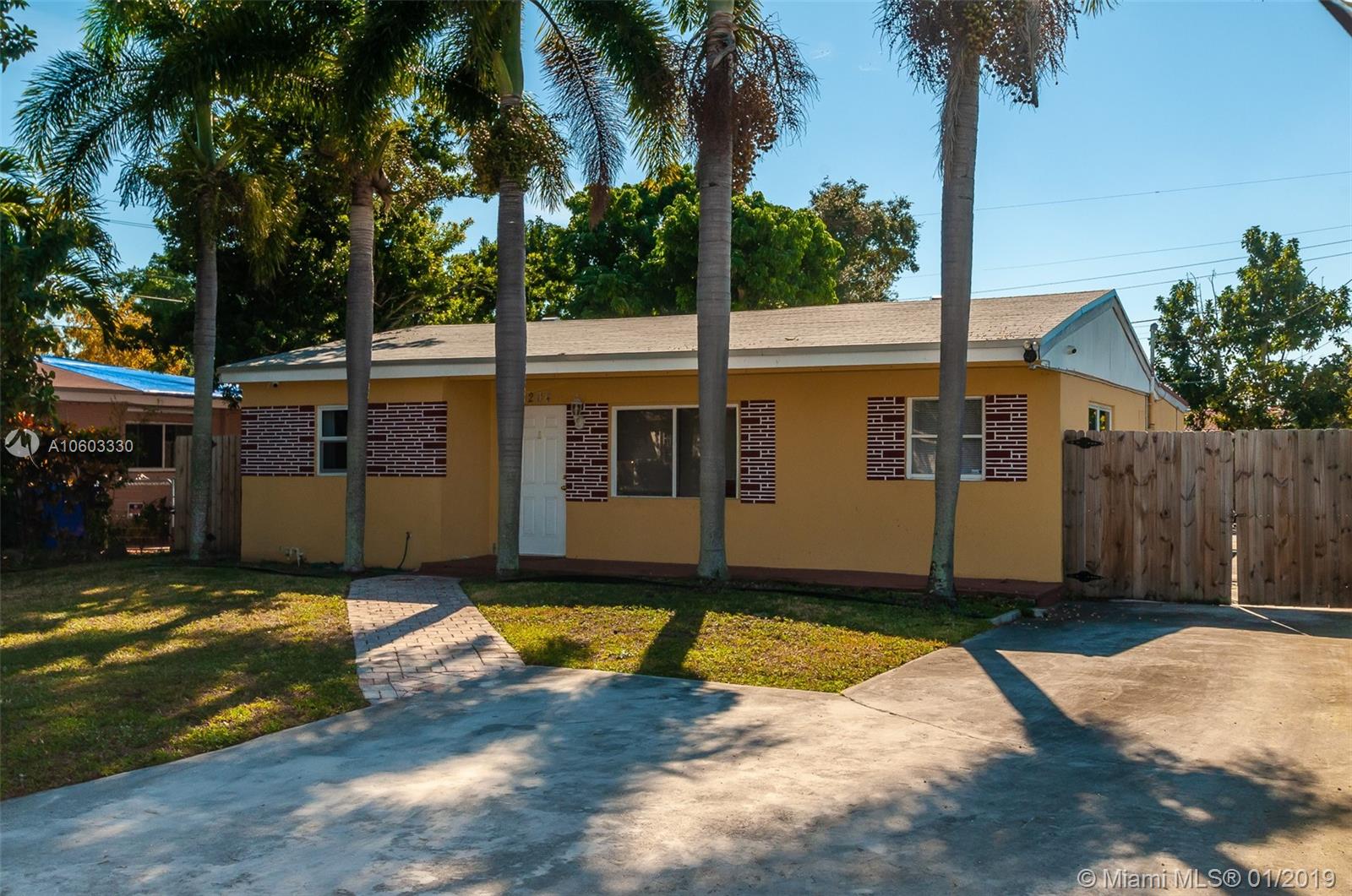 6204 Wiley Street Hollywood, FL 33023 - Photo 3 of 28