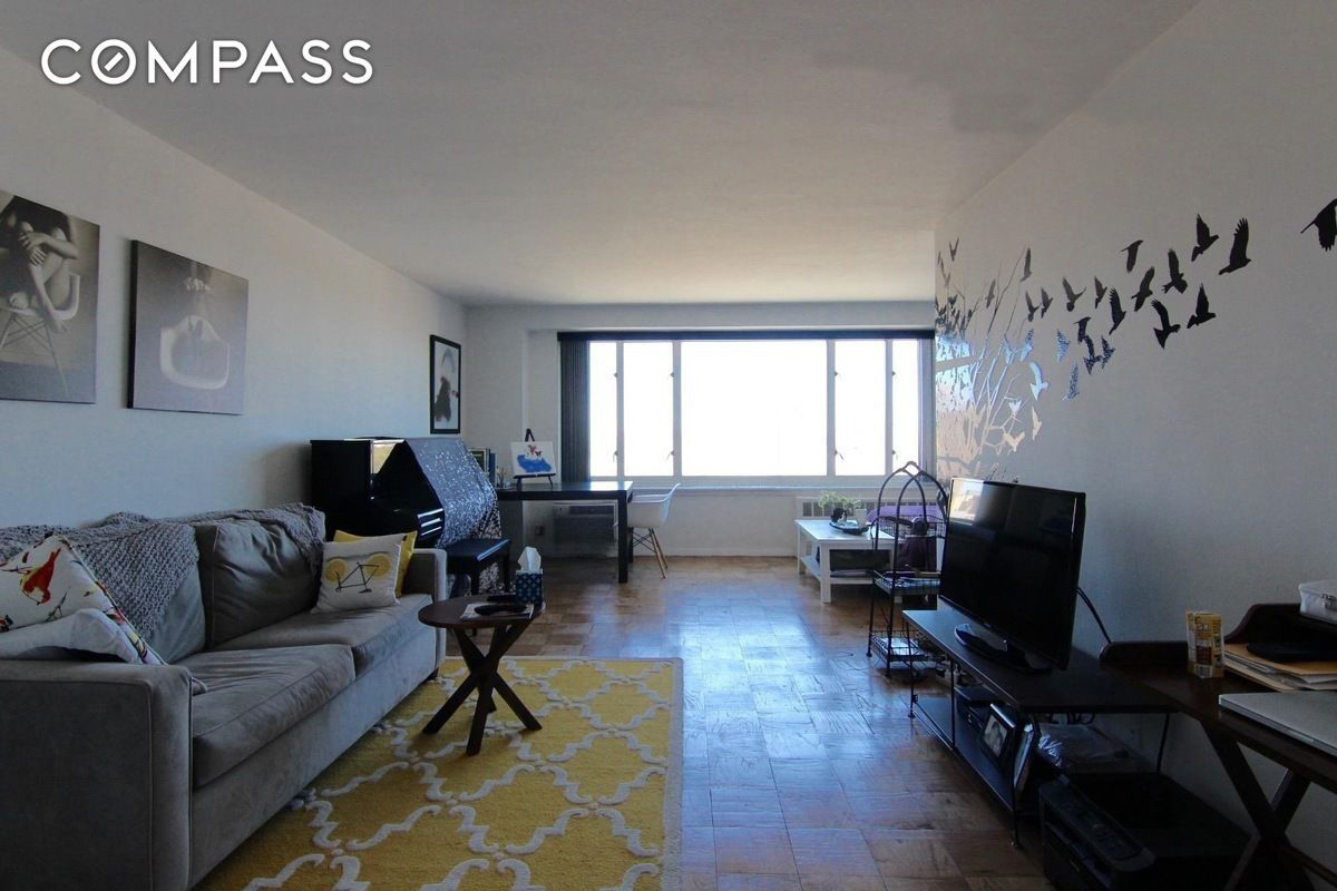 392 Central Park West, Unit 20T Manhattan, NY 10025 - Photo 3 of 3