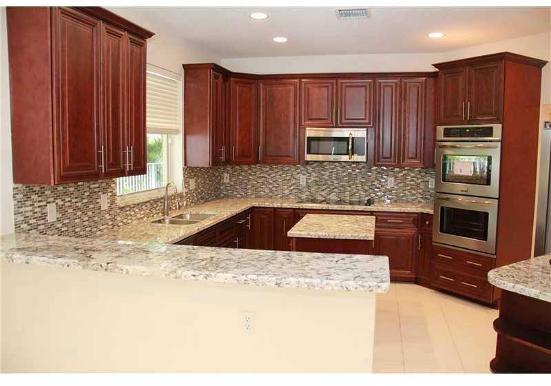 7698 La Corniche Circle Boca Raton, FL 33433 - Photo 3 of 21