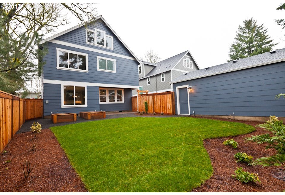 7445 Southwest 52nd Avenue Portland, OR 97219 - Photo 17 of 23 Gallery Image 17
