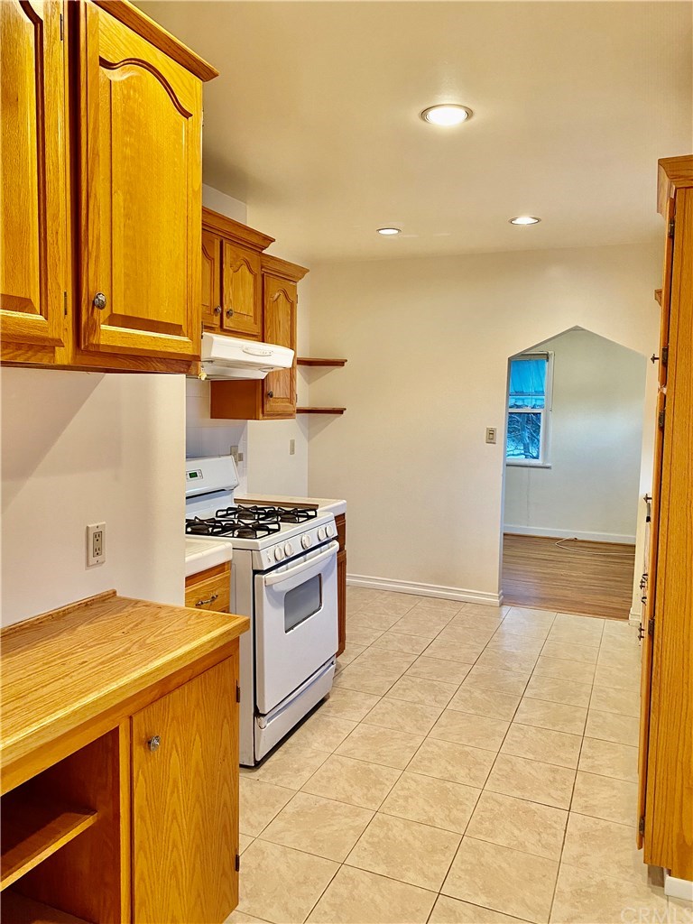 304 Westminster Avenue Alhambra, CA 91803 - Photo 9 of 16