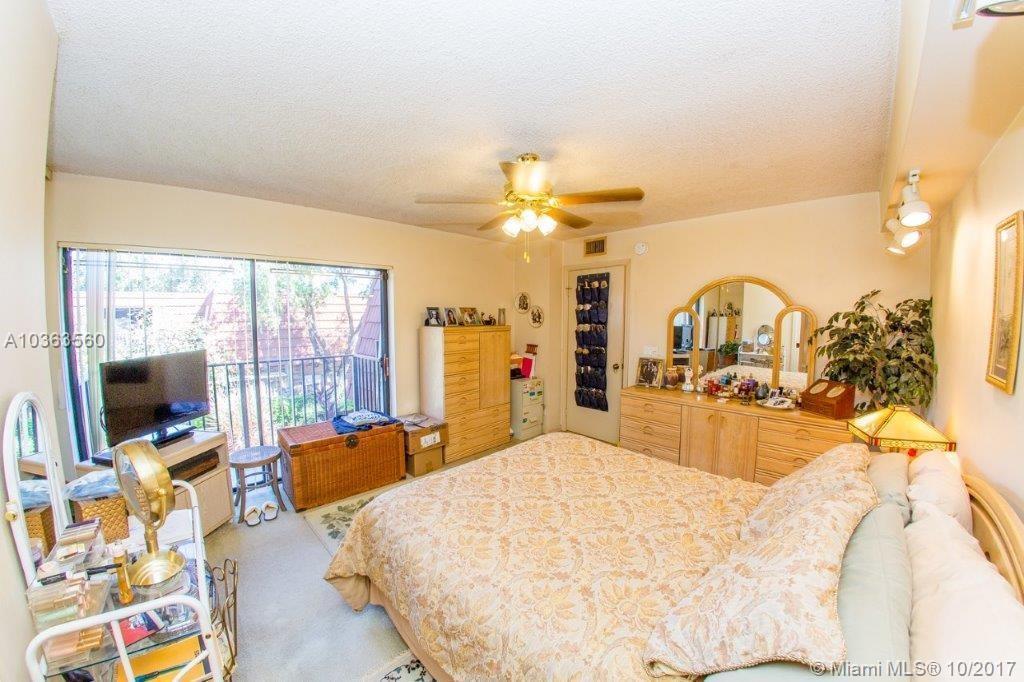 9983 Northwest 7th Street, Unit 9983 Plantation, FL 33324 - Photo 13 of 17