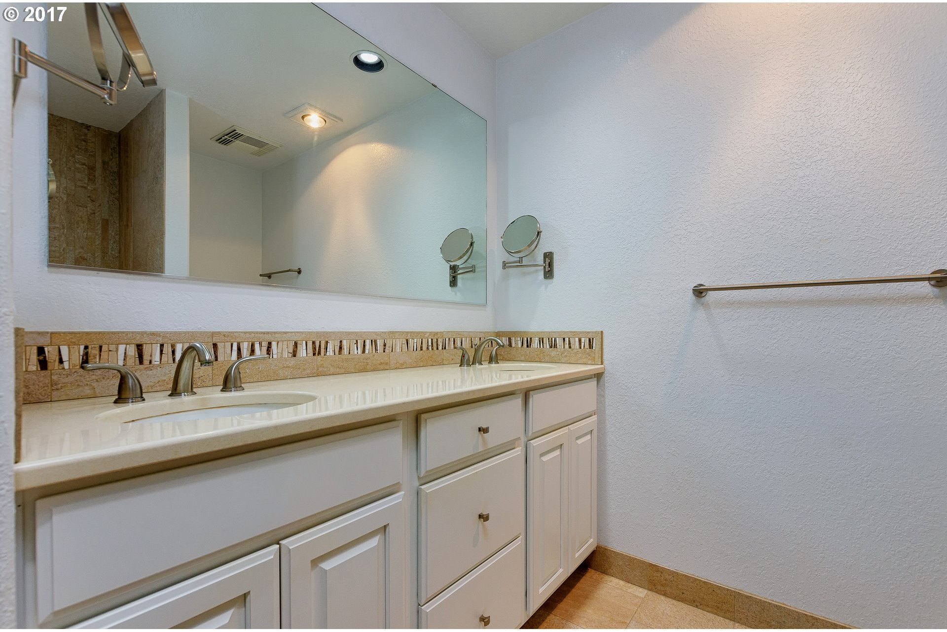 405 Southwest 70th Terrace Portland, OR 97225 - Photo 18 of 29 Gallery Image 18