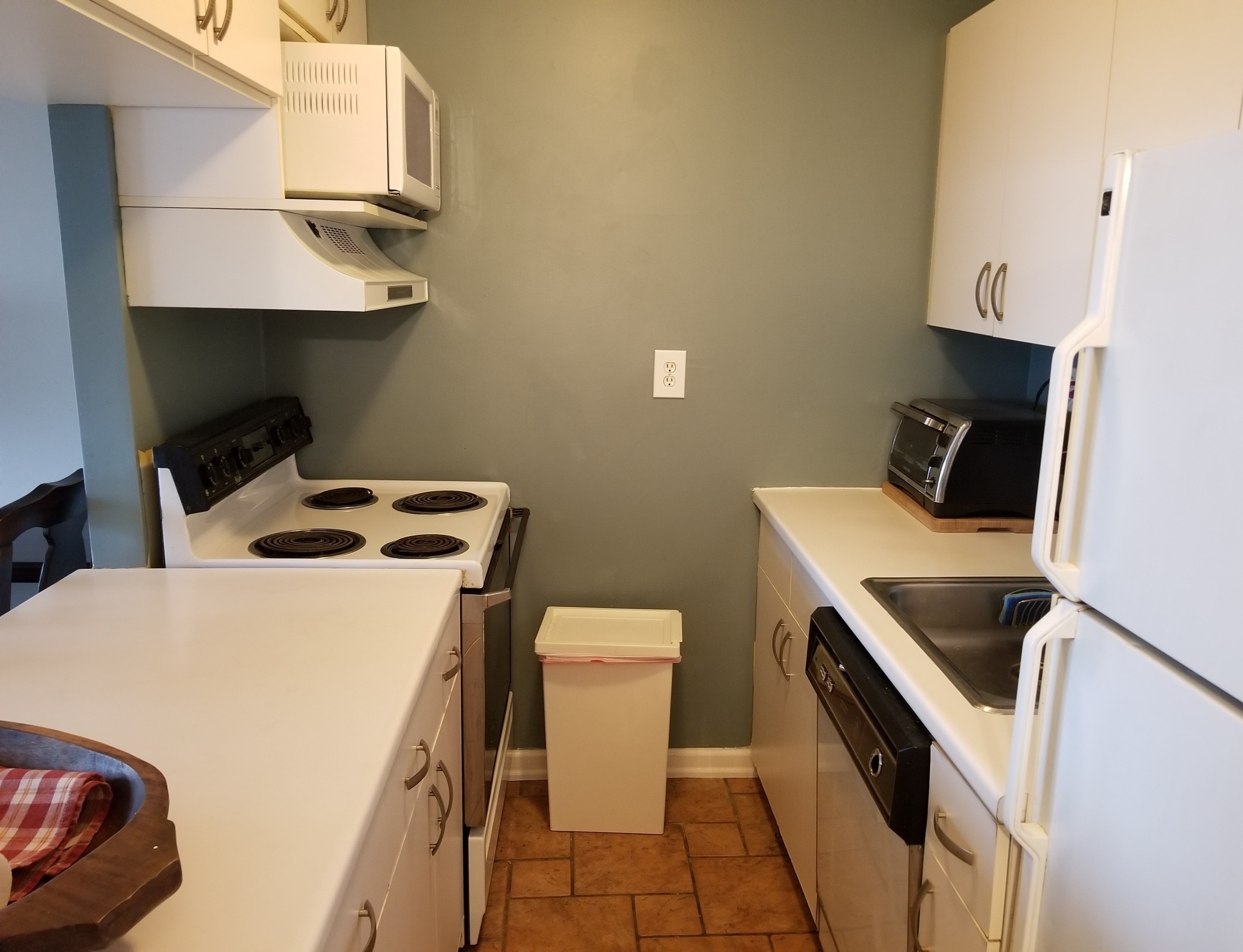 25-40 Shore Boulevard, Unit 8G Queens, NY 11102 - Photo 3 of 12