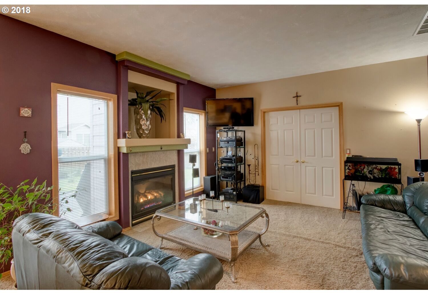 2025 Northeast Gertz Road Portland, OR 97211 - Photo 4 of 30 Gallery Image 4