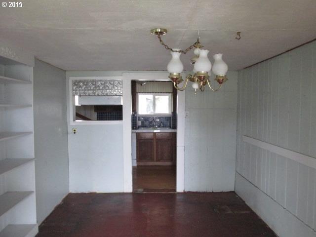 411 Maple Street Riddle, OR 97469 - Photo 7 of 16
