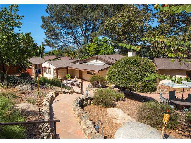 2810 Hidden Valley Road La Jolla, CA 92037 - Photo 2 of 19 Front walk