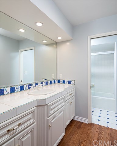 1437 La Perla Avenue Long Beach, CA 90815 - Photo 38 of 43 Upstairs Hallway Full Bathroom