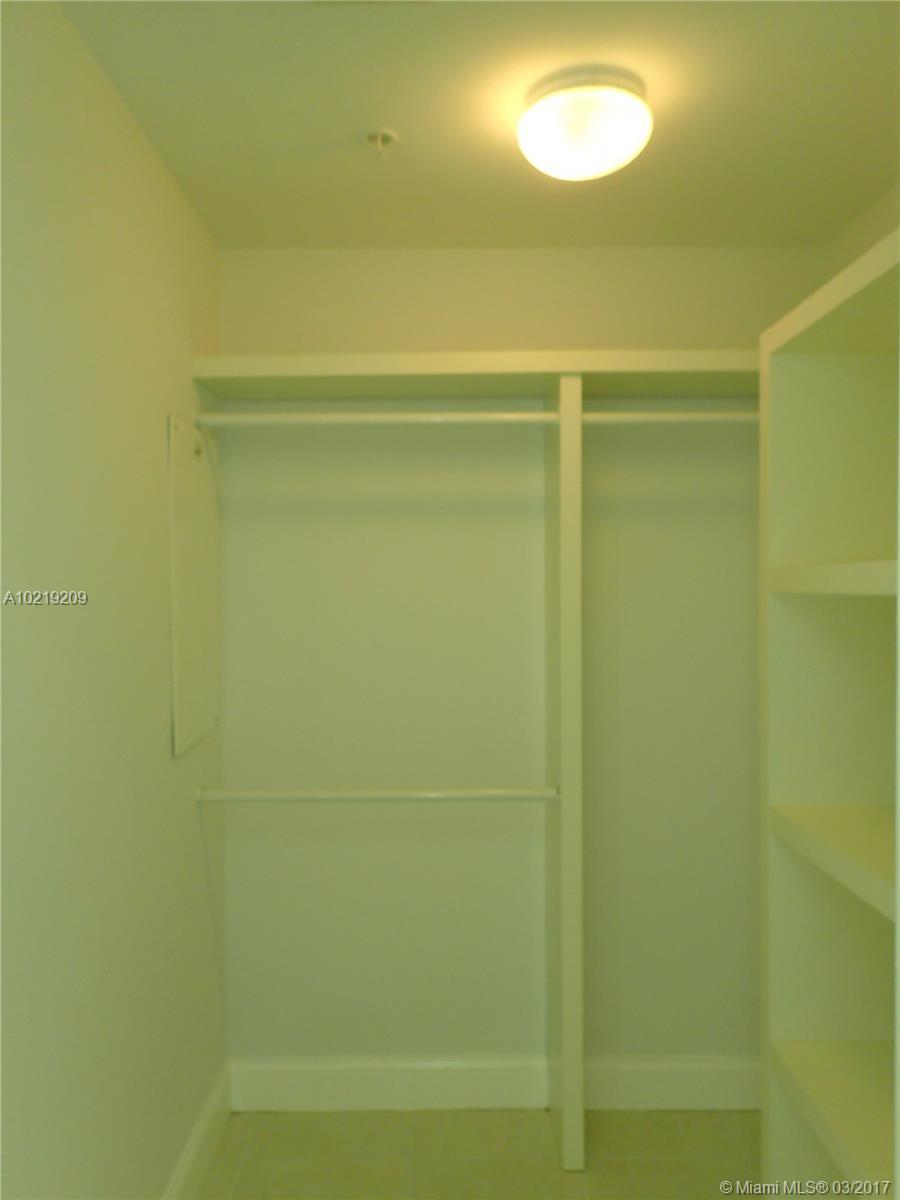 90 Southwest 3rd Street, Unit 4305 Miami, FL 33130 - Photo 13 of 26