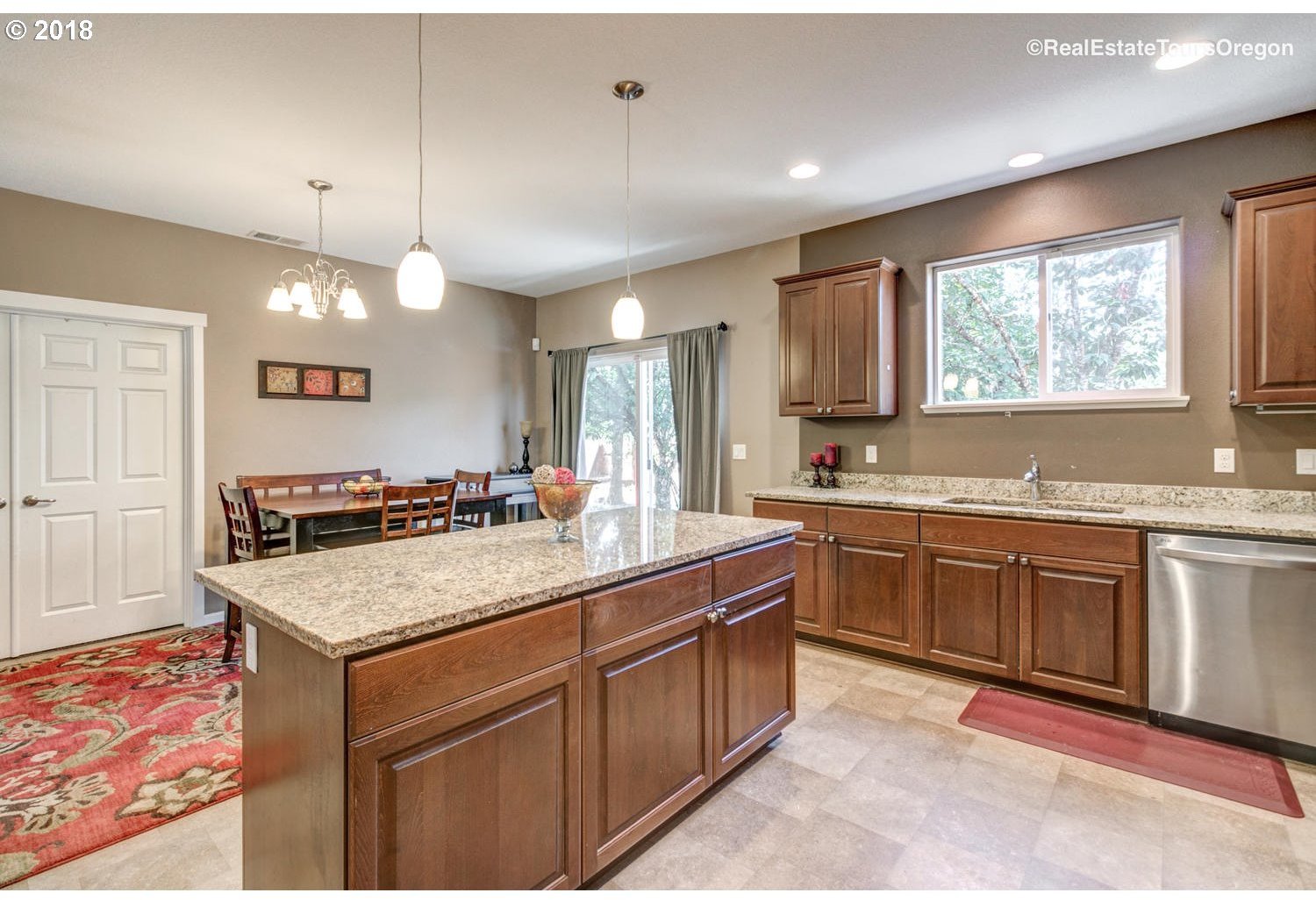 1560 North Davis Street Cornelius, OR 97113 - Photo 9 of 32