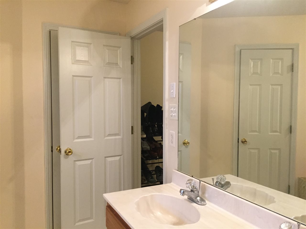 2729 Breezy Ridge Trail Memphis, TN 38016 - Photo 13 of 19 Gallery Image 13