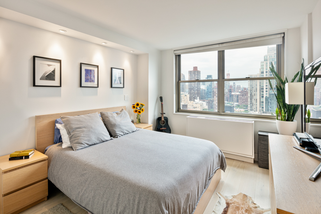 301 East 79th Street, Unit 22R Manhattan, NY 10075 - Photo 3 of 6