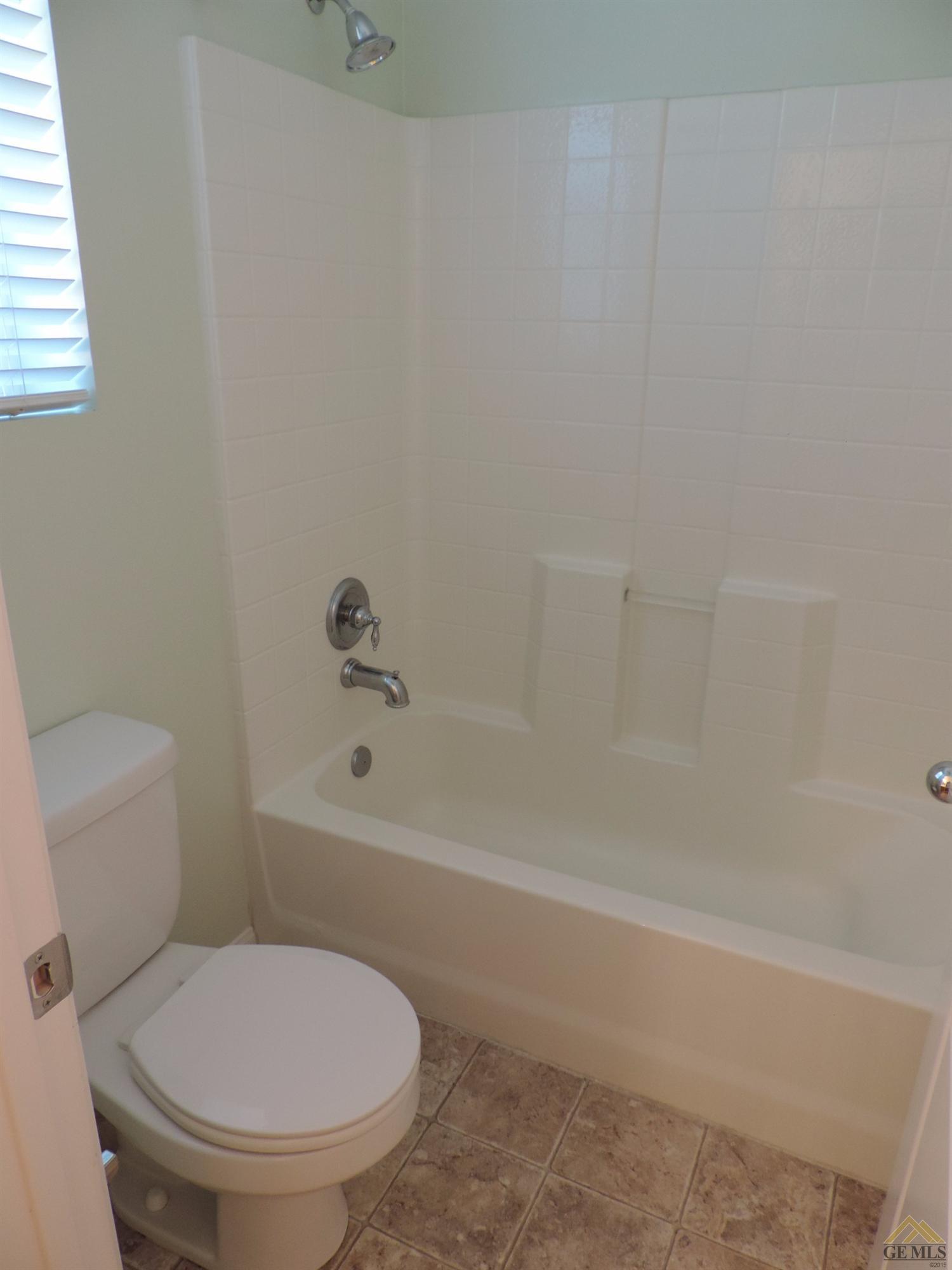 12302 Rambler Avenue Bakersfield, CA 93312 - Photo 7 of 31