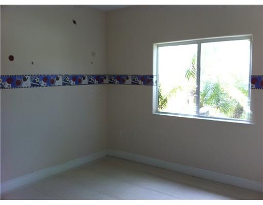 203 Southwest 15th Road Homestead, FL 33030 - Photo 5 of 10