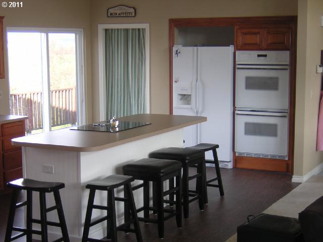 25565 Northwest Evergreen Road Hillsboro, OR 97124 - Photo 9 of 16 Gallery Image 9