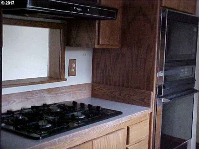 608 3rd Avenue Riddle, OR 97469 - Photo 16 of 18