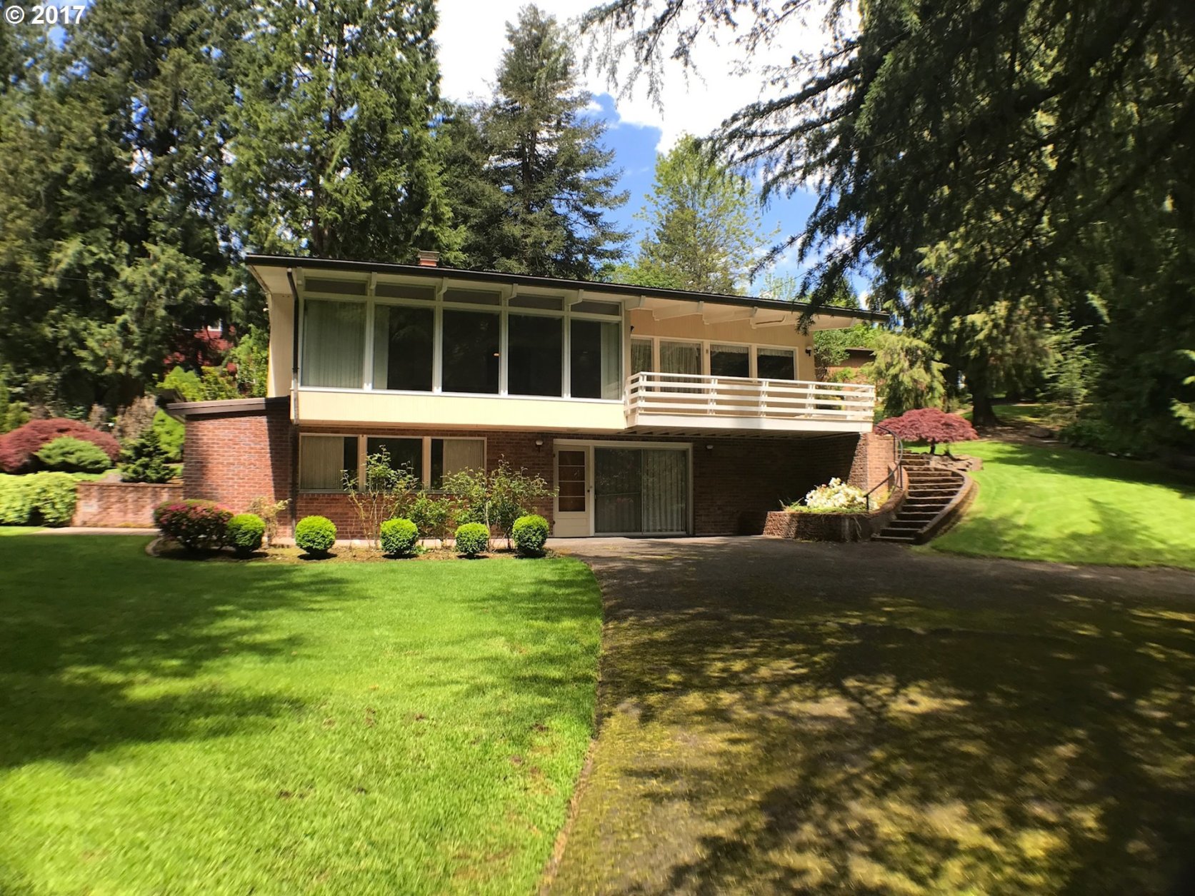 9448 Southwest Lancaster Road Portland, OR 97219 - Photo 2 of 18 Gallery Image 2