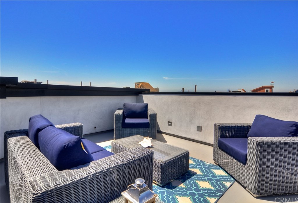 30 Pacific Avenue Surfside, CA 90743 - Photo 6 of 41