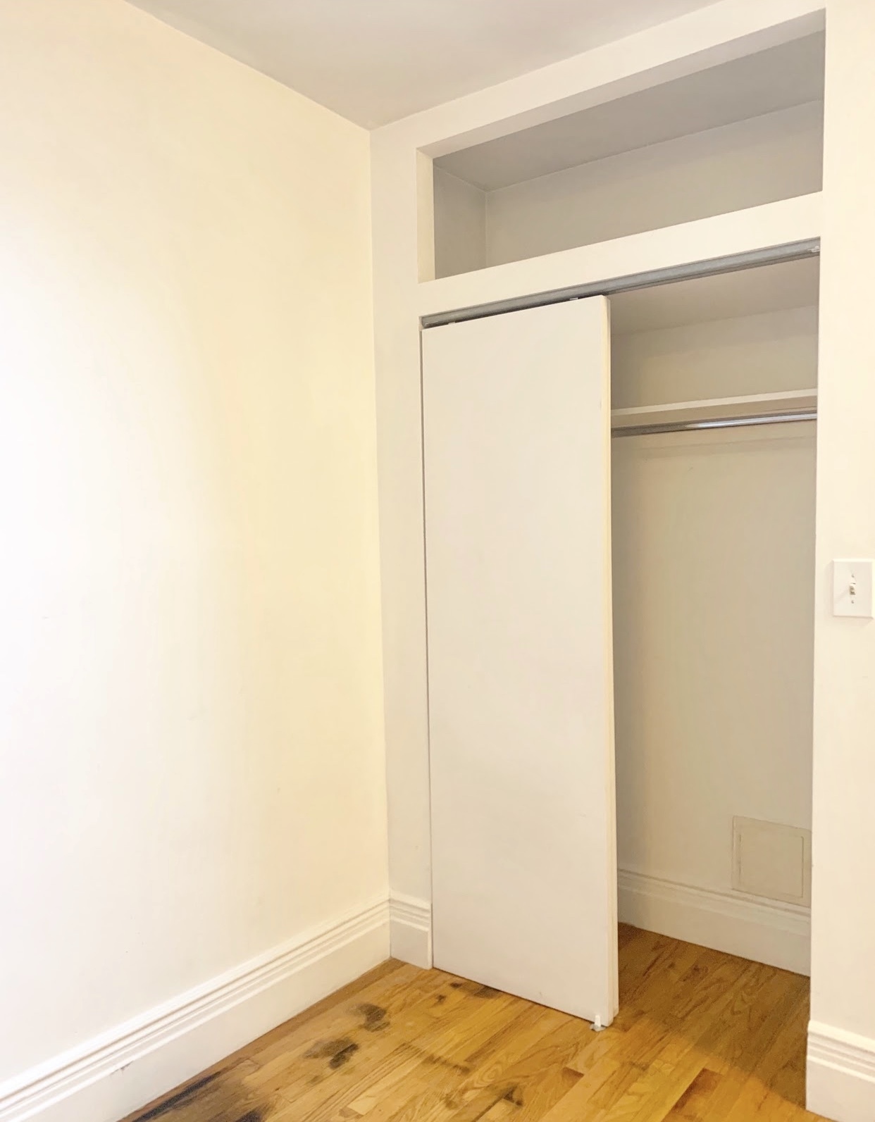 245 West 51st Street, Unit 1001 Manhattan, NY 10019 - Photo 6 of 17