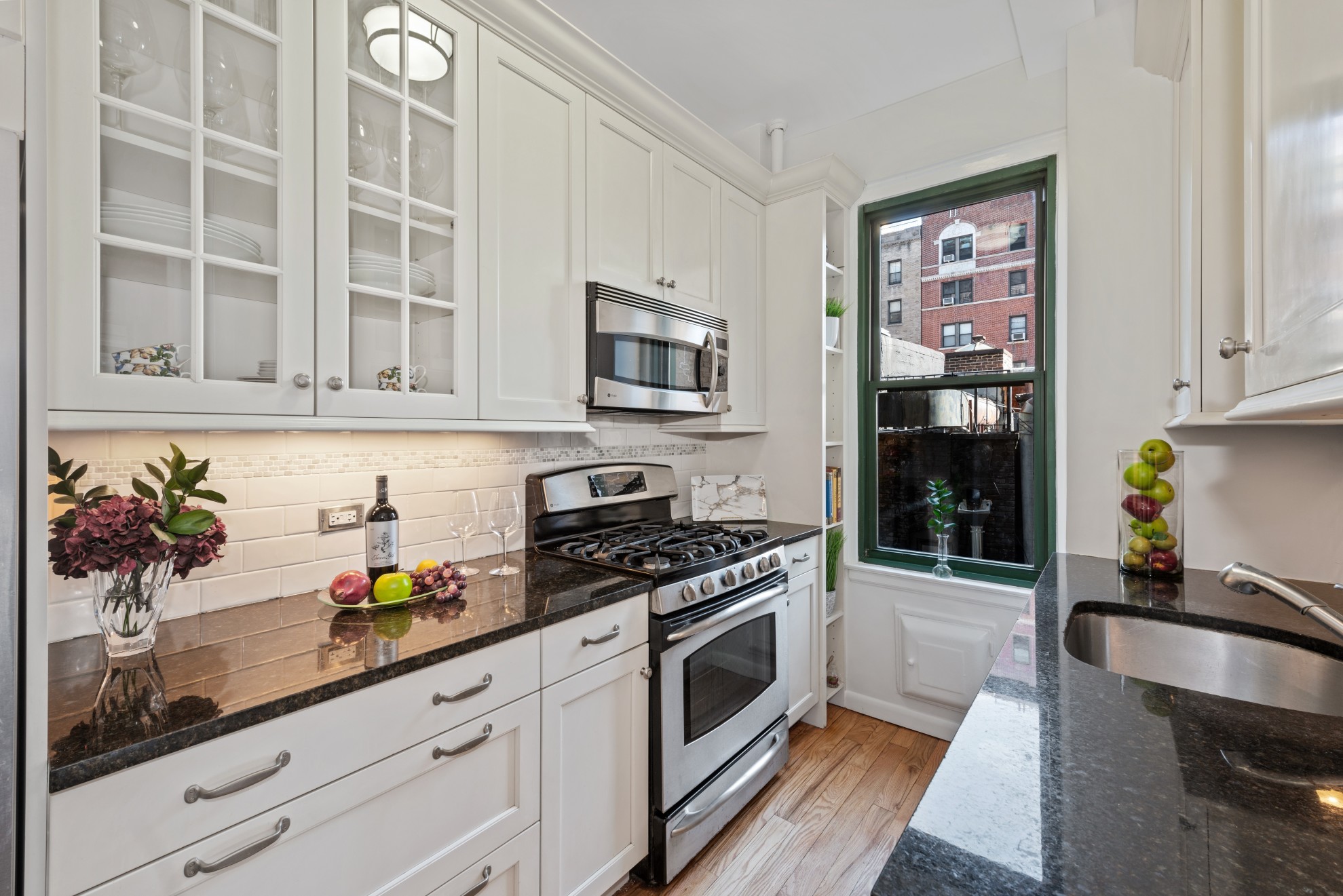 131 East 93rd Street, Unit 6A Manhattan, NY 10128 - Photo 4 of 7