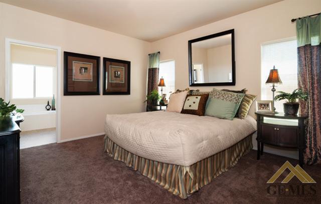 9513 McClintock Road Bakersfield, CA 93313 - Photo 4 of 4 picture is of model home