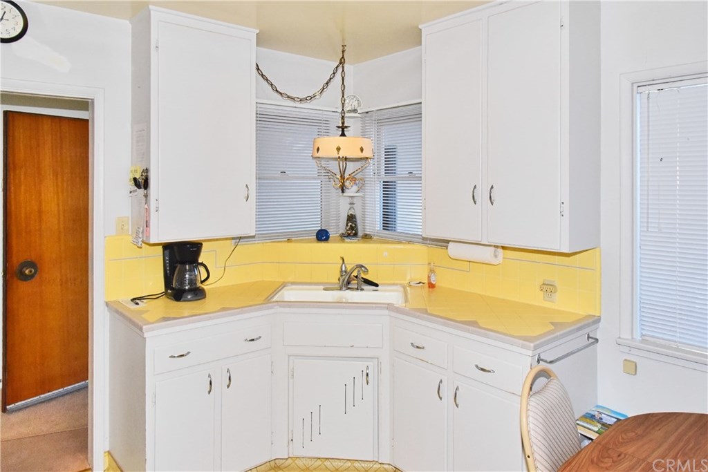 998 Pacific Avenue Cayucos, CA 93430 - Photo 9 of 23