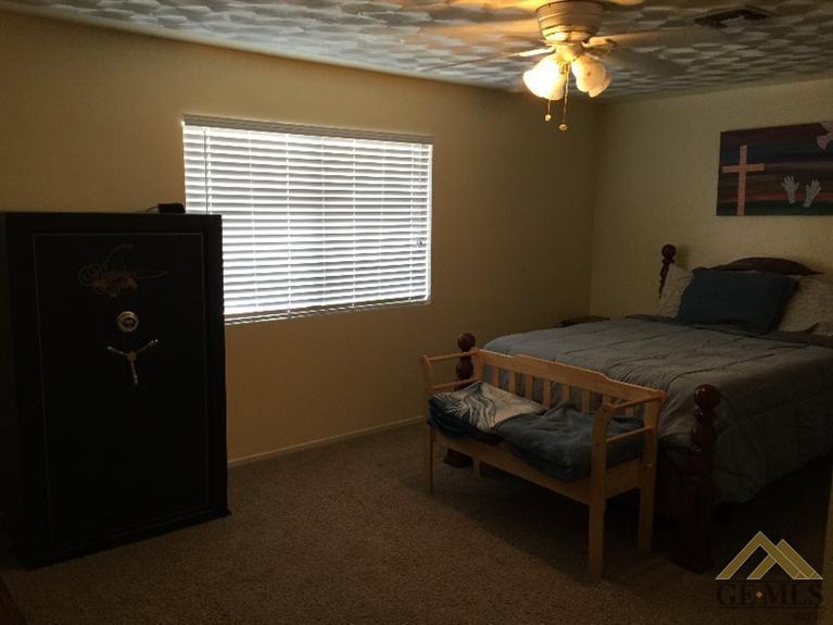 2524 Curnow Road Bakersfield, CA 93313 - Photo 5 of 12 Gallery Image 5
