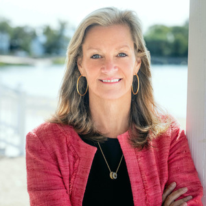 Headshot of Casey Lange