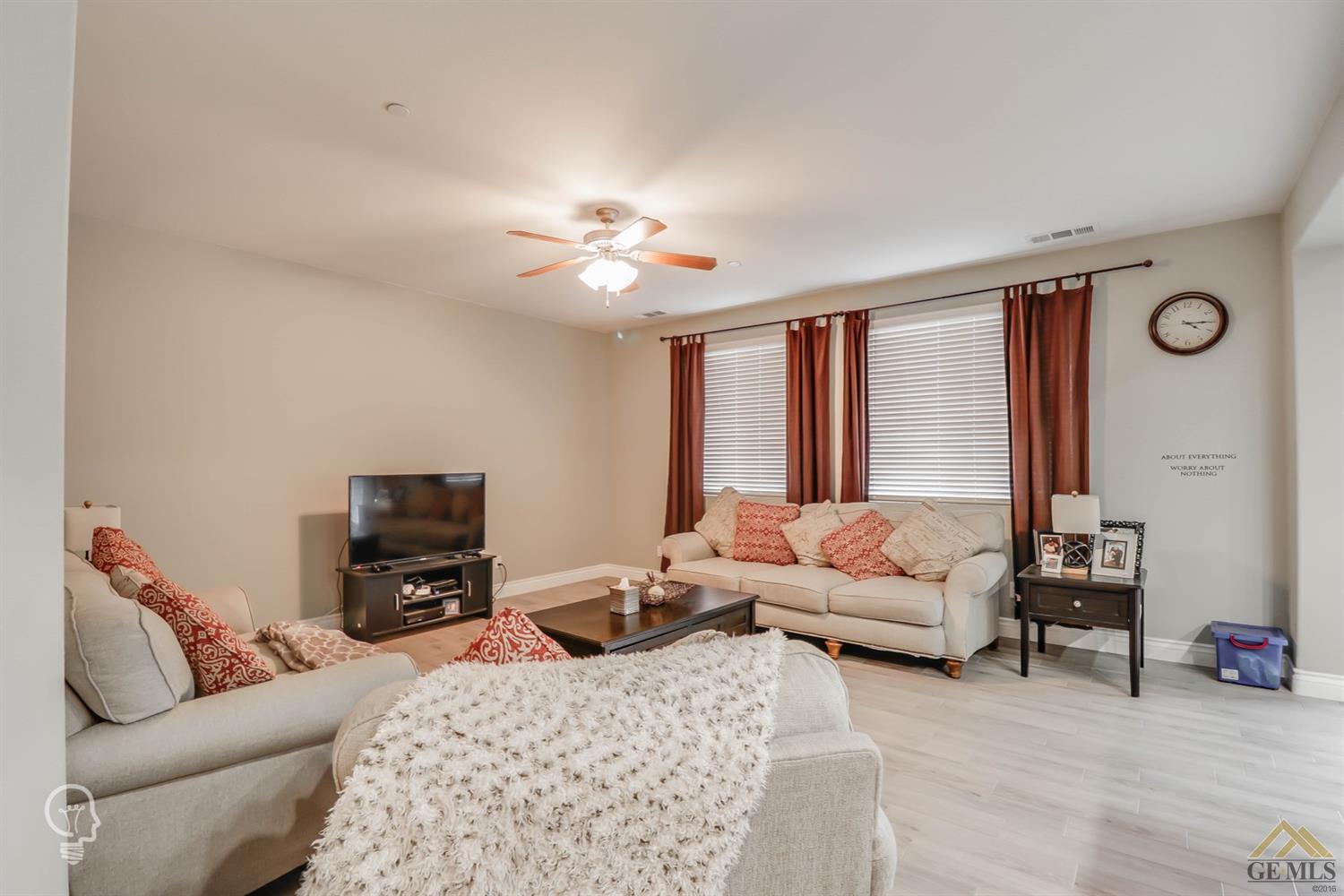 10815 Mountainside Drive Bakersfield, CA 93306 - Photo 8 of 35