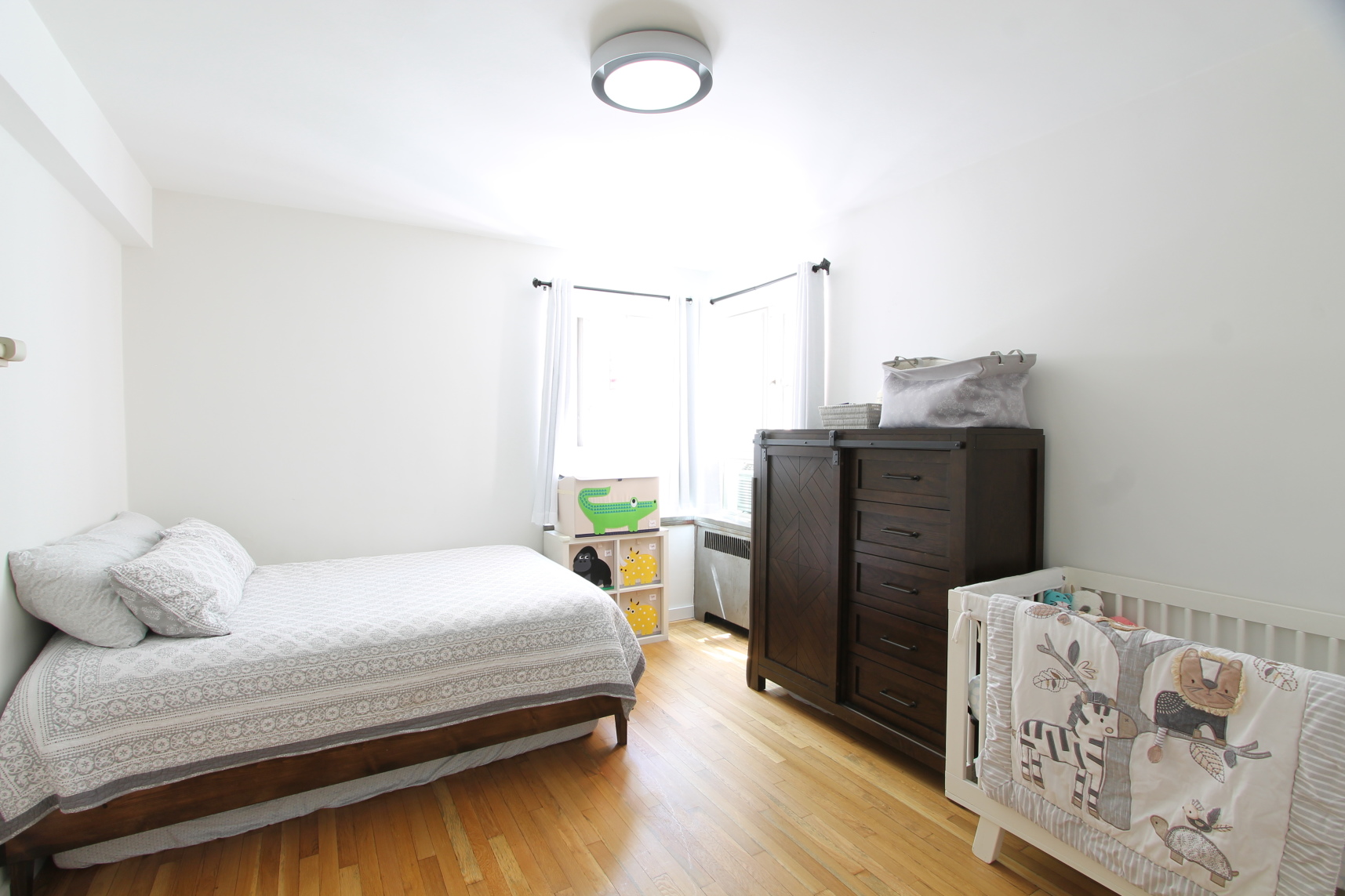 155 West 20th Street, Unit 1E Manhattan, NY 10011 - Photo 3 of 6