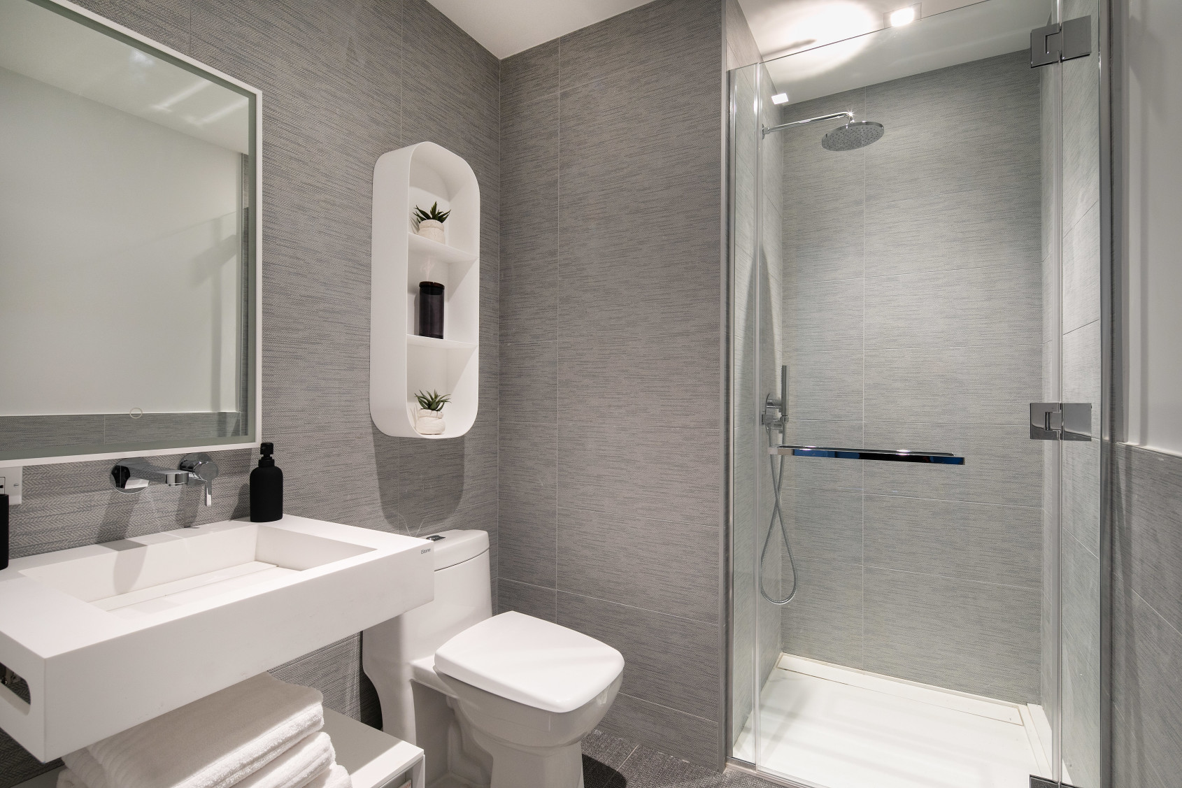 302 East 96th Street, Unit 201 Manhattan, NY 10128 - Photo 8 of 9