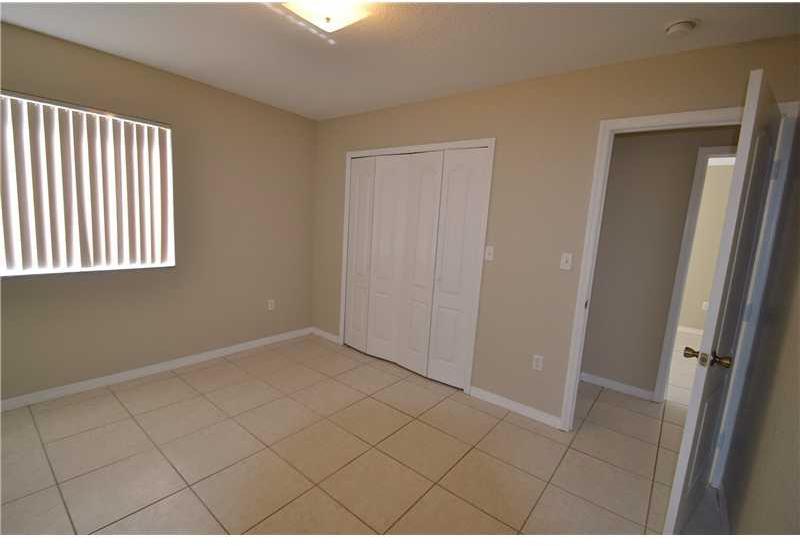 14948 Southwest 60th Street Miami, FL 33193 - Photo 9 of 11