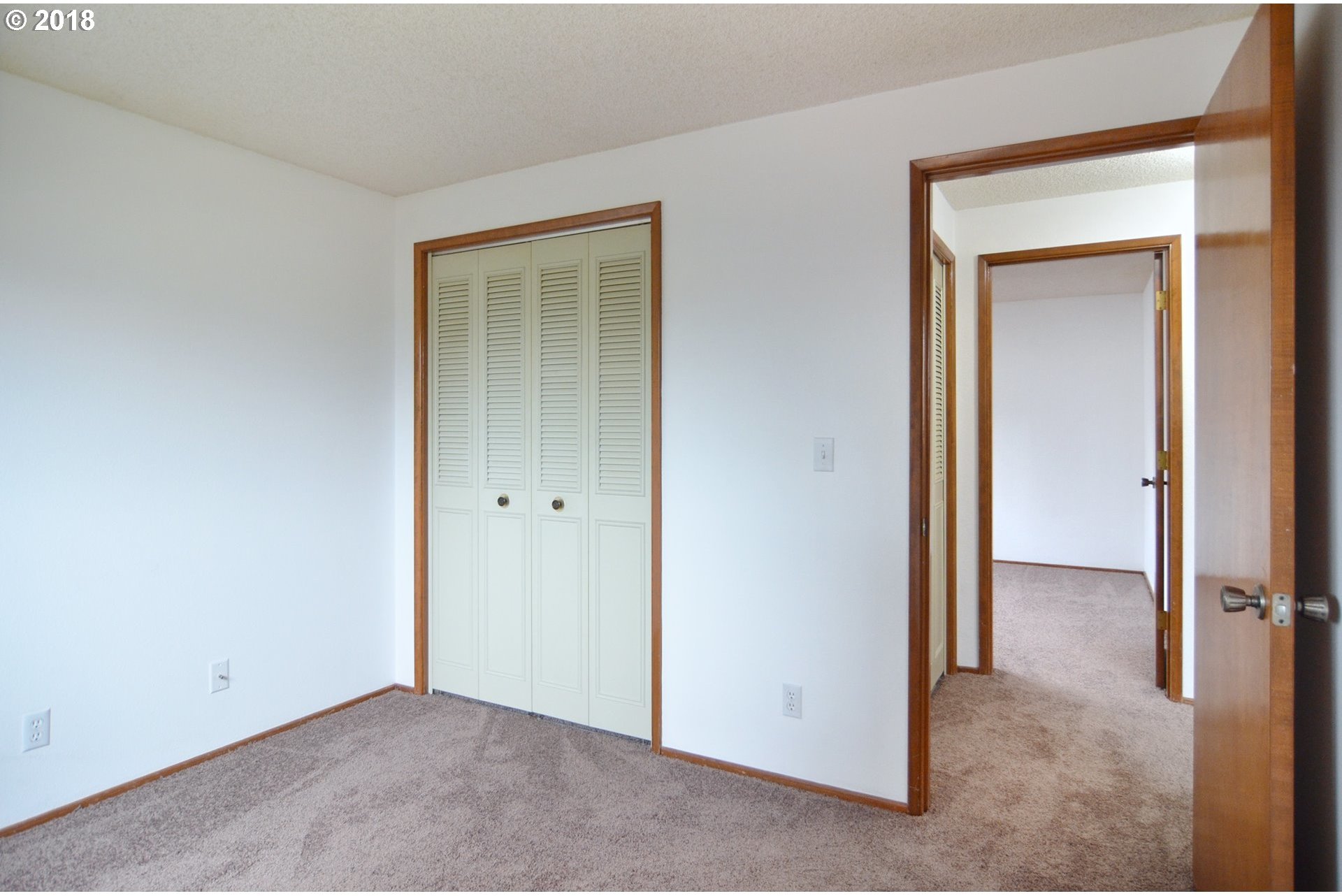 953 65th Street Springfield, OR 97478 - Photo 12 of 32