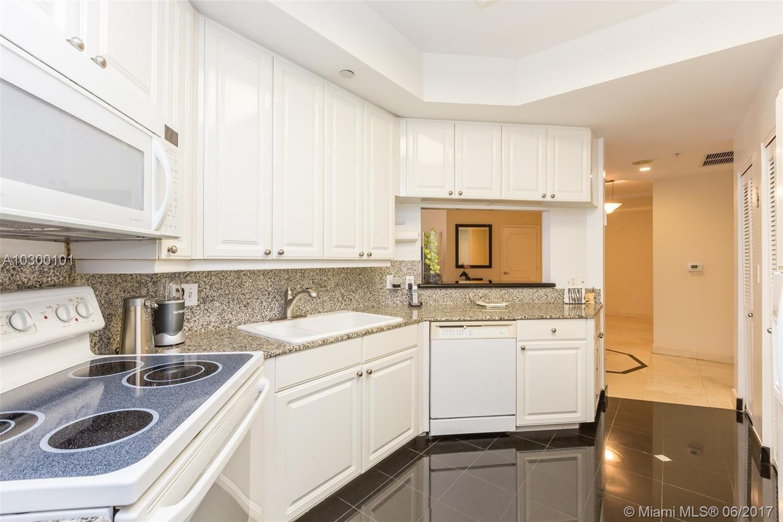 888 Brickell Key Drive, Unit 500 Miami, FL 33131 - Photo 4 of 28