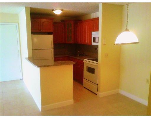 7140 Northwest 179th Street, Unit 204 Hialeah, FL 33015 - Photo 4 of 9