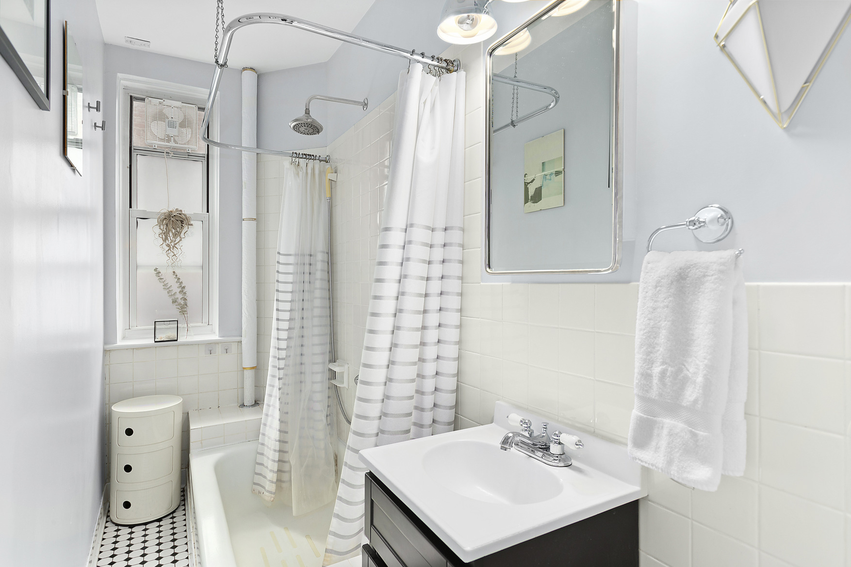 210 East 17th Street, Unit 5B Manhattan, NY 10003 - Photo 6 of 15