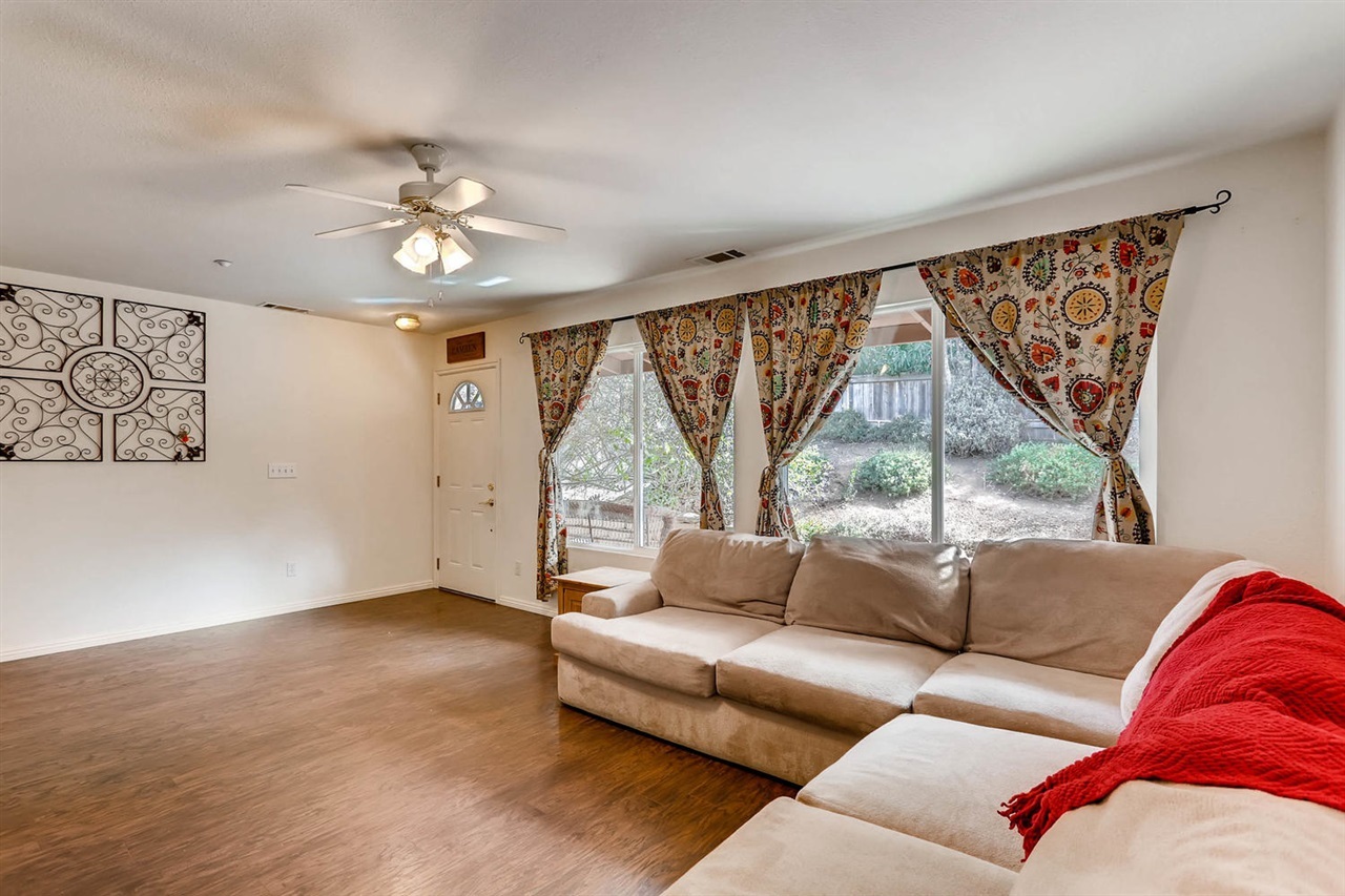 423 Silverbrook Drive El Cajon, CA 92019 - Photo 6 of 25