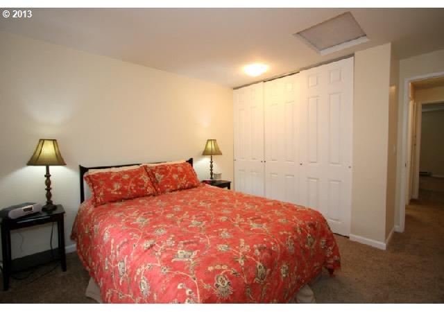 12640 Northwest Barnes Road, Unit 7 Portland, OR 97229 - Photo 5 of 11 Gallery Image 5
