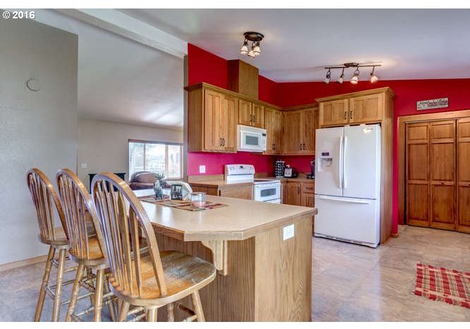 225 Robinson Road Woodland, WA 98674 - Photo 8 of 32 Gallery Image 8