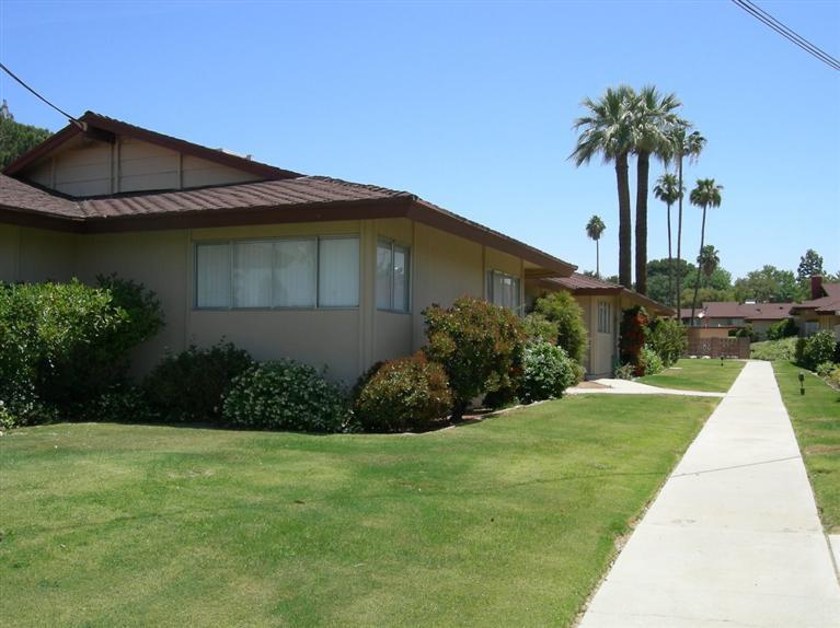 2848 Summit Circle Bakersfield, CA 93306 - Photo 3 of 15 Walkway off Eton