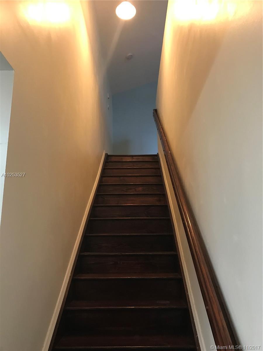 960 Southwest 74th Avenue Plantation, FL 33317 - Photo 17 of 24