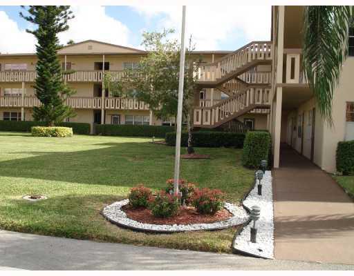 93 Fanshaw C, Unit 930 Boca Raton, FL 33434 - Photo 1 of 15