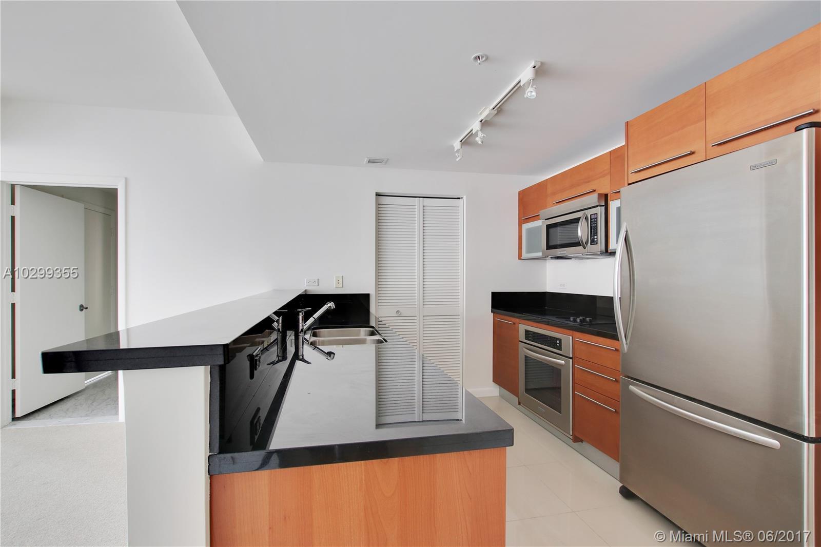 253 Northeast 2nd Street, Unit 1710 Miami, FL 33132 - Photo 7 of 35