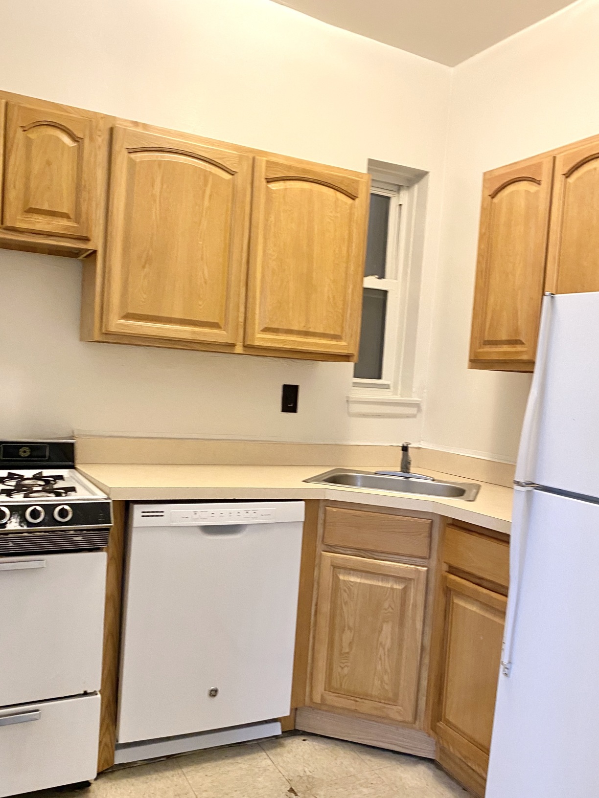 301 East 49th Street, Unit 4AB Manhattan, NY 10017 - Photo 5 of 7