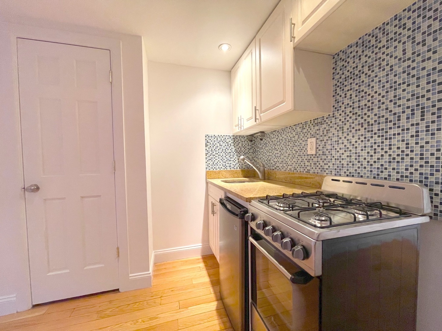 60 West 8th Street, Unit 2E Manhattan, NY 10011 - Photo 2 of 6