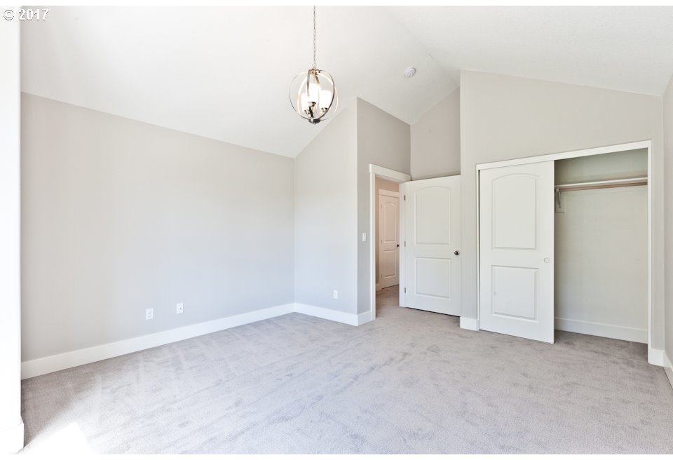 20186 Southwest Kinnaman Road Beaverton, OR 97078 - Photo 15 of 29 Gallery Image 15